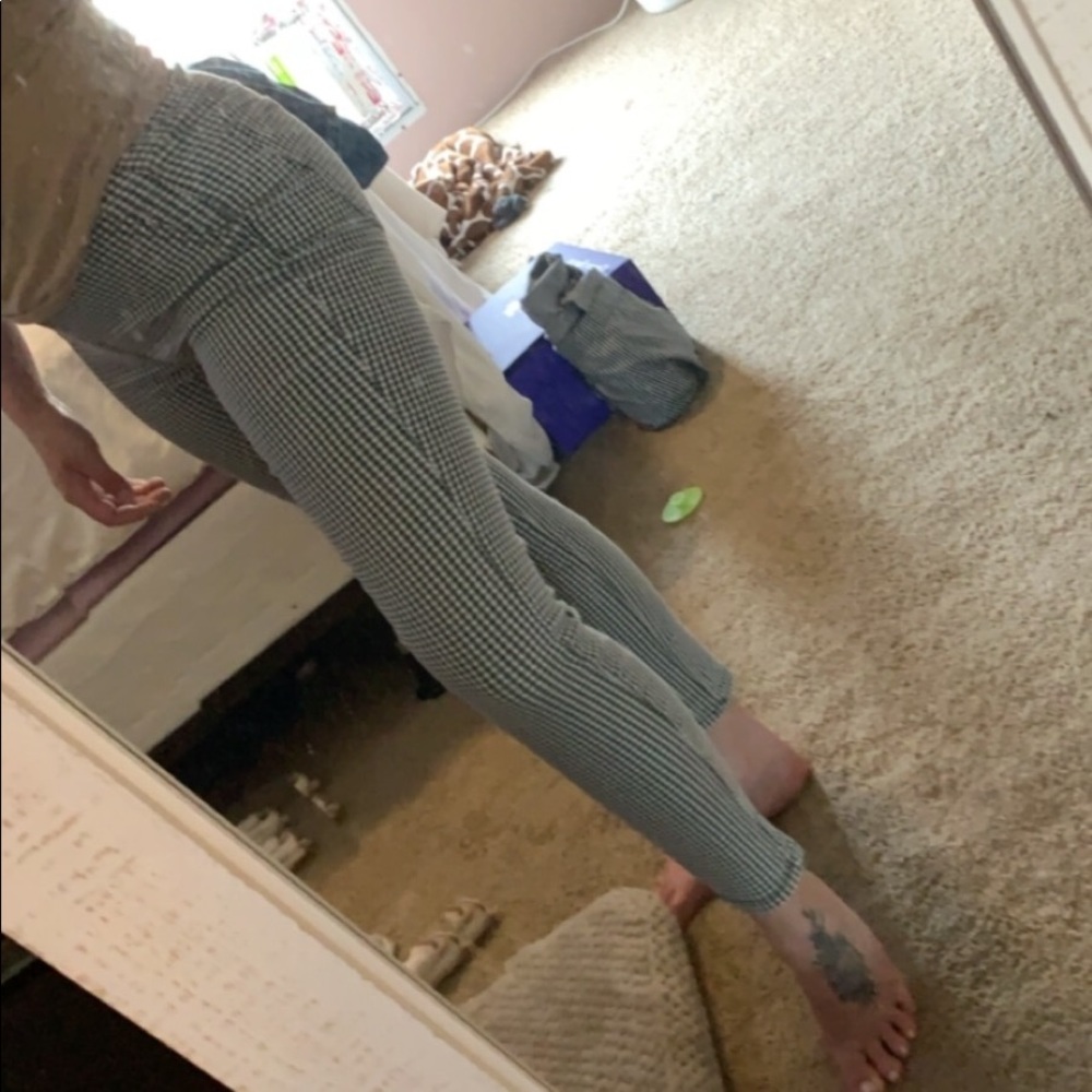 Checkered form fitting pants - Picture 2 of 3